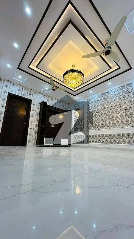 10 Marla Luxury House For Sale In Overseas A Block Bahria Town Lahore