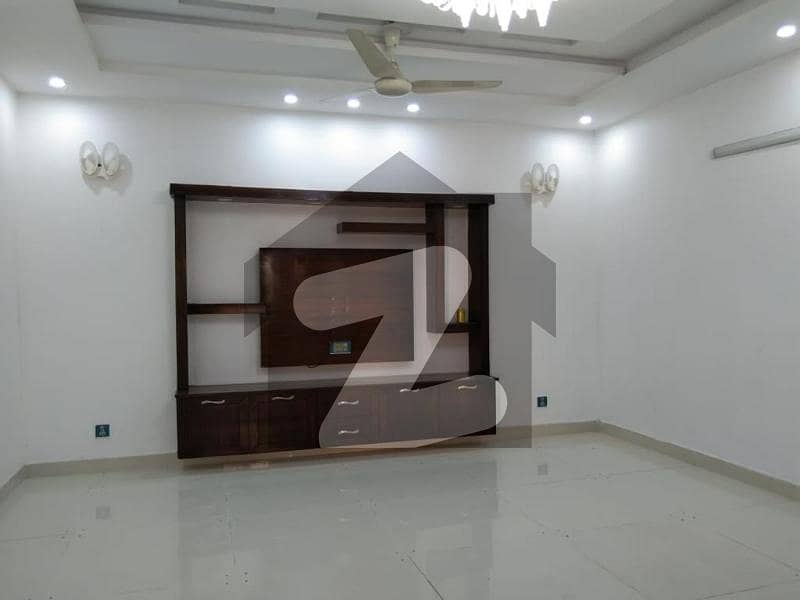 10 marla upper portion for rent in nargis block gass available bahria town Lahore
