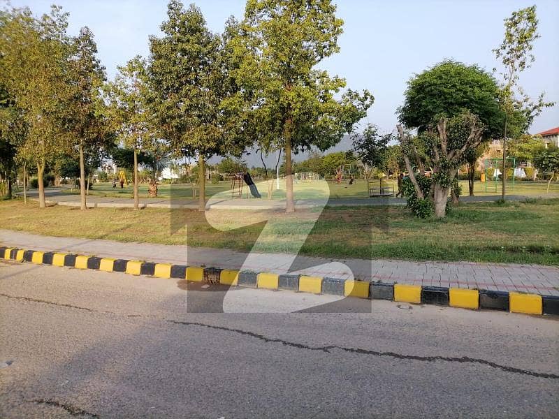 Direct Plot 10 Marla Prime Location Investor Rate In DHA Phase 8 Ex Air Avenue