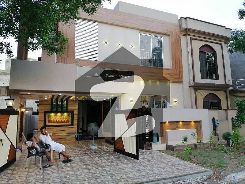 8 Marla House Available For Sale In Usman Block Bahria Town Lahore