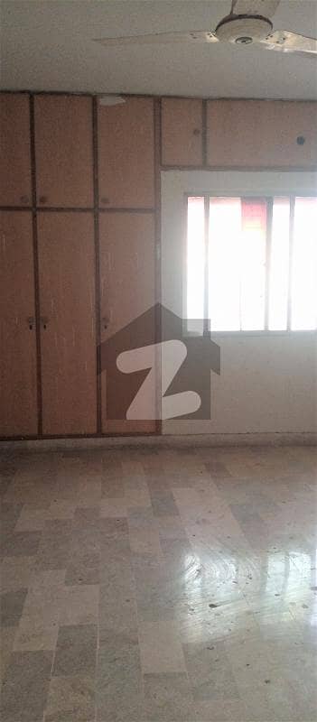 3 Beds DD, Flats For Rent Clifton Block 1, Karachi.
