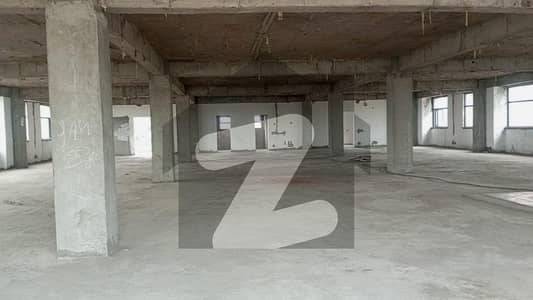 4 Kanal Commercial Building For Rent