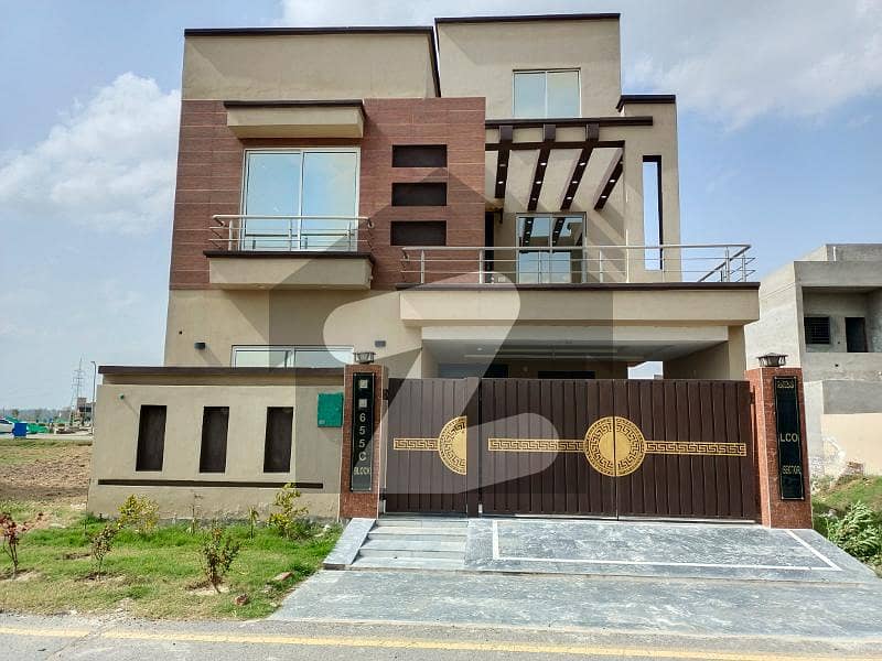 8 Marla Brand New House For Sale At The Ideal Location In C Block, Bahria Orchard.