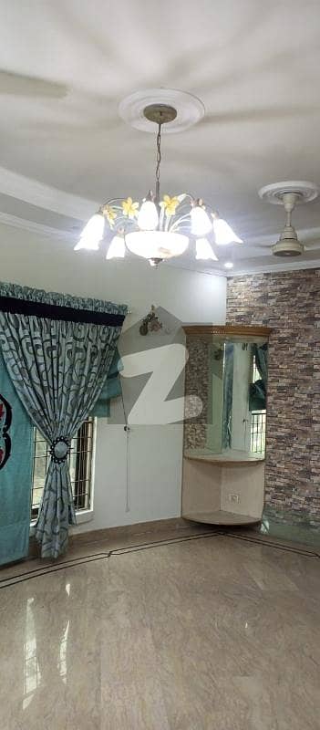 ڈی ایچ اے فیز 2 ڈیفنس (ڈی ایچ اے),لاہور میں 5 کمروں کا 1 کنال مکان 2.3 لاکھ میں کرایہ پر دستیاب ہے۔