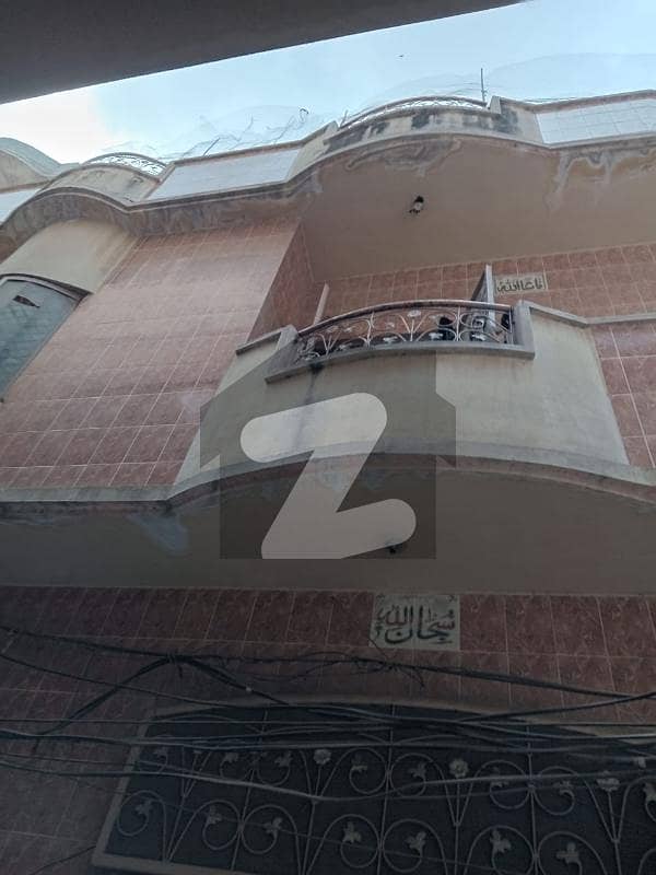 یتیم خانہ چوک ملتان روڈ,لاہور میں 4 کمروں کا 4 مرلہ مکان 1.5 کروڑ میں برائے فروخت۔