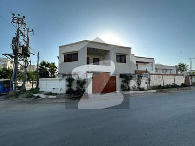 250 Sq Yds Well Maintained Duplex Bungalow For Sale In Khayaban-E-Shahbaz DHA Phase 6