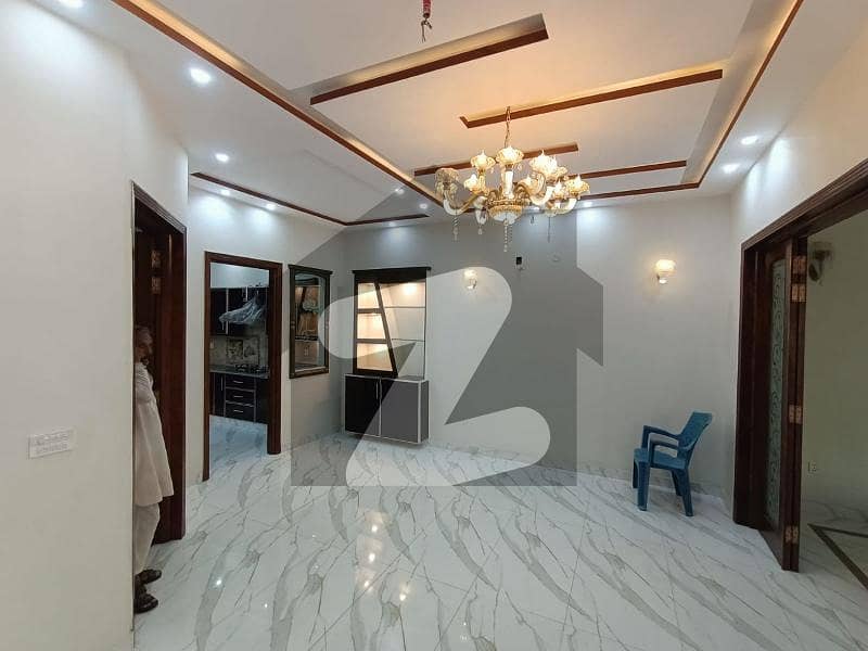 کینال گارڈن لاہور میں 5 کمروں کا 5 مرلہ مکان 2.1 کروڑ میں برائے فروخت۔