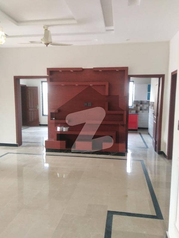 میڈیا ٹاؤن ۔ بلاک اے میڈیا ٹاؤن,راولپنڈی میں 6 کمروں کا 14 مرلہ مکان 6.1 کروڑ میں کرایہ پر دستیاب ہے۔