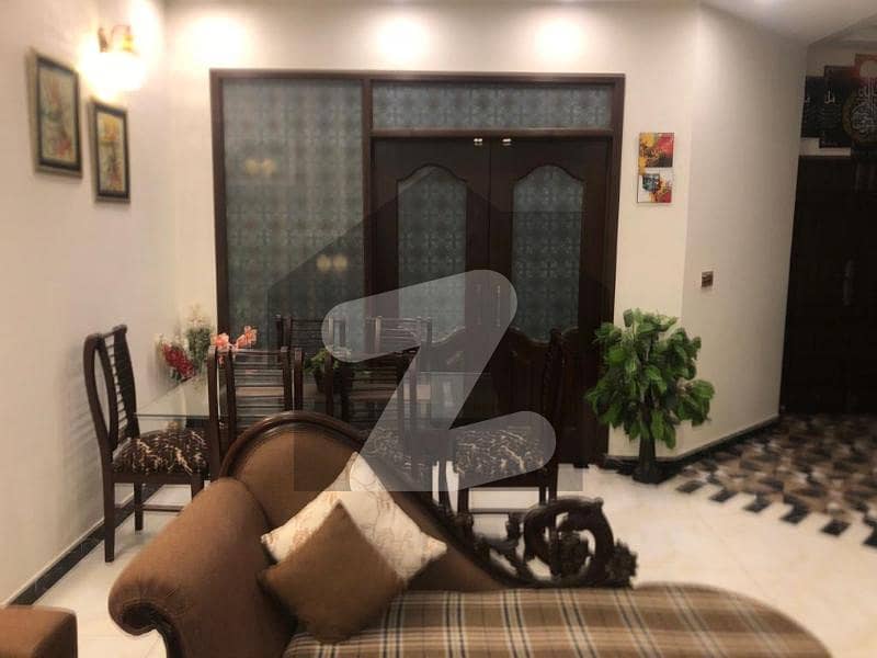 ایل ڈی اے ایوینیو ۔ بلاک ڈی ایل ڈی اے ایوینیو,لاہور میں 3 کمروں کا 10 مرلہ مکان 2.4 کروڑ میں برائے فروخت۔