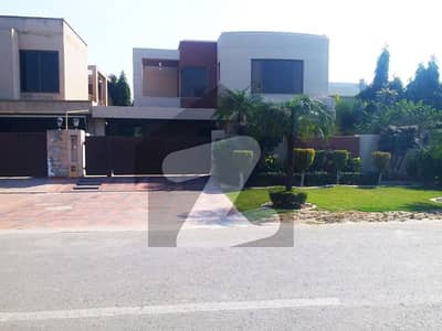 20 Marla 8 Years Used House For Sale On 70 Feet Road