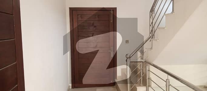 ایف ۔ 11/4 ایف ۔ 11,اسلام آباد میں 6 کمروں کا 4 مرلہ مکان 4.5 لاکھ میں کرایہ پر دستیاب ہے۔