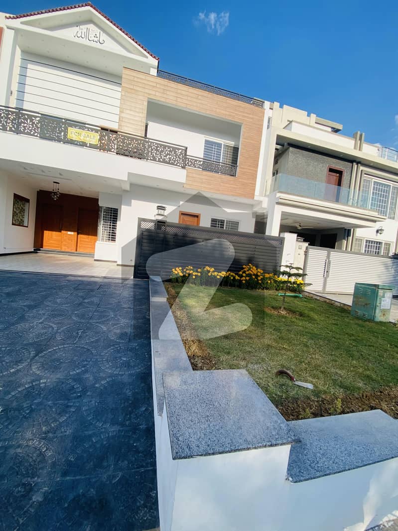 10 Marla Park Face House Available For Sale In G-13 Islamabad