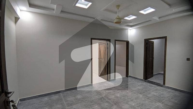 2 BED APARTMENT AVAILABLE FOR RENT 3RD FLOOR 11 SQUARE F-17 T&T MAIN DOUBLE ROAD MAIN MARKAZ F-17
