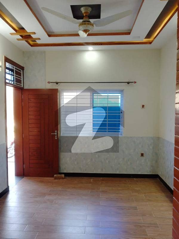 آئی ۔ 14 اسلام آباد میں 5 کمروں کا 6 مرلہ مکان 2.8 کروڑ میں برائے فروخت۔