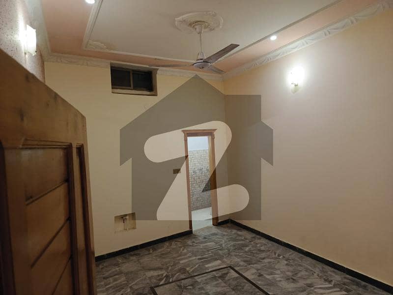 اولڈ باڑہ روڈ پشاور میں 7 کمروں کا 5 مرلہ مکان 1.2 لاکھ میں کرایہ پر دستیاب ہے۔