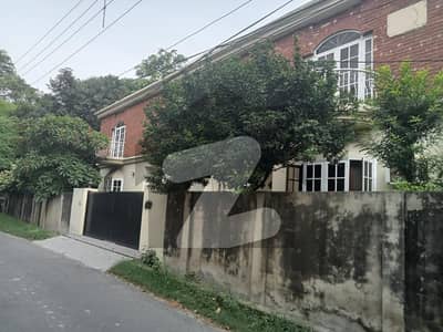 گلبرگ 2 گلبرگ,لاہور میں 5 کمروں کا 1 کنال مکان 13.0 کروڑ میں برائے فروخت۔