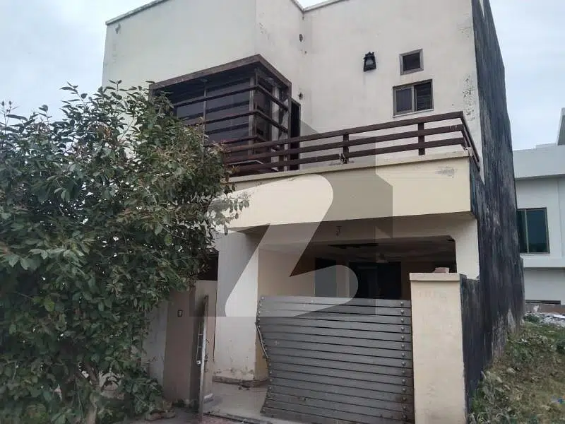 This Is Used House For Sale In Phase 8 Rafi Block Demand 165 Near Commercial Park 120 Ft Rood Blvd