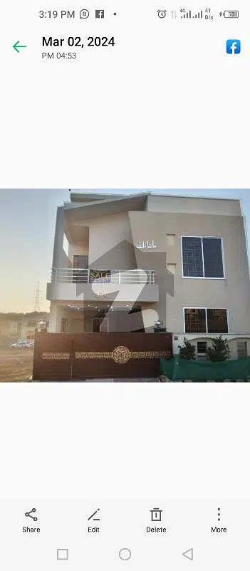 This Is Single Unit Park Face House For Sale 5 Bed Near Commercial And Masjid