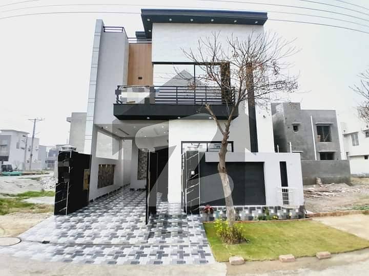 5 MARLA BRAND NEW HOUSE AVAILABLE FOR SALE IN DHA 11 RAHBER