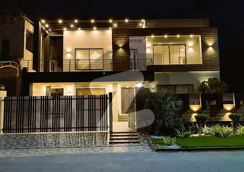1 Kanal Brand New Luxcury House Available For Sale In CC Block Prime Location Citi Housing Gujranwala