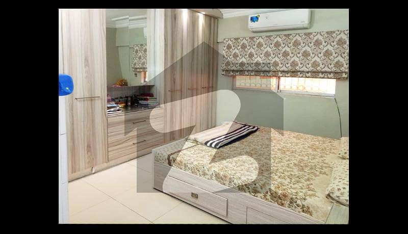 کلفٹن ۔ بلاک 2 کلفٹن,کراچی میں 3 کمروں کا 7 مرلہ فلیٹ 3.0 کروڑ میں برائے فروخت۔