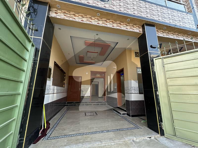 الاحمد گارڈن ہاوسنگ سکیم جی ٹی روڈ,لاہور میں 4 کمروں کا 5 مرلہ مکان 1.55 کروڑ میں برائے فروخت۔