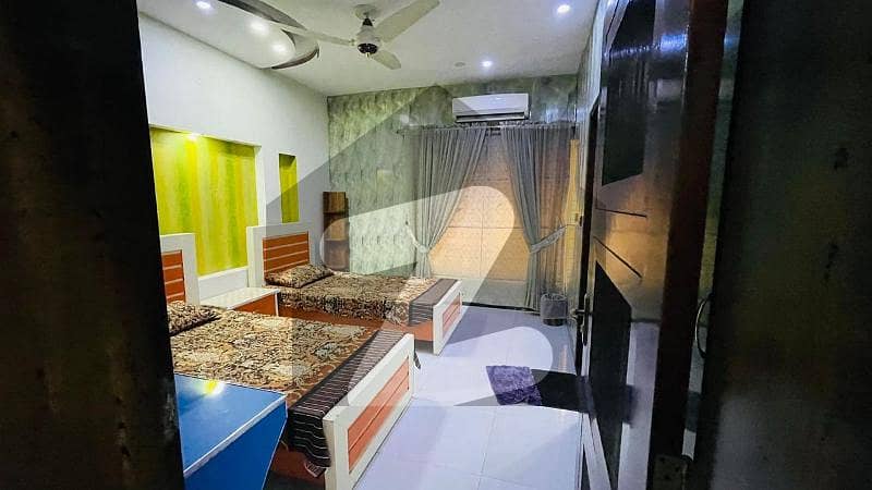 لیک سٹی رائیونڈ روڈ,لاہور میں 5 کمروں کا 10 مرلہ مکان 2.5 لاکھ میں کرایہ پر دستیاب ہے۔