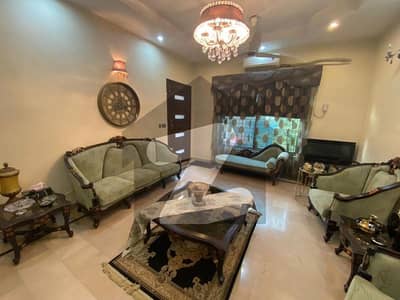 قیوم بلاک مصطفیٰ ٹاؤن,لاہور میں 5 کمروں کا 11 مرلہ مکان 4.0 کروڑ میں برائے فروخت۔