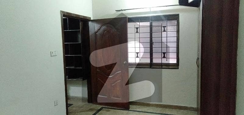 2.5 Marla Upper Portion For Rent In Old Muslim Town Neat And Clean Like New Portion