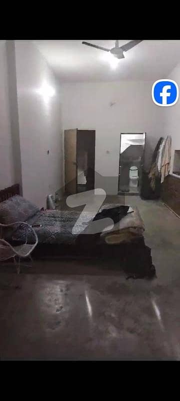 5 Marla Upper Potion One Rent In Old Officer Colony Lahore