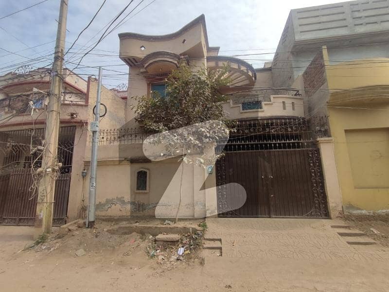Investors Should rent This Prime Location House Located Ideally In Zakariya Town