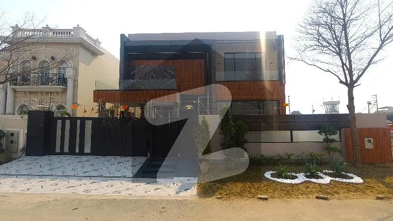Prominently-Located 1 Kanal House Available In DHA Phase 7