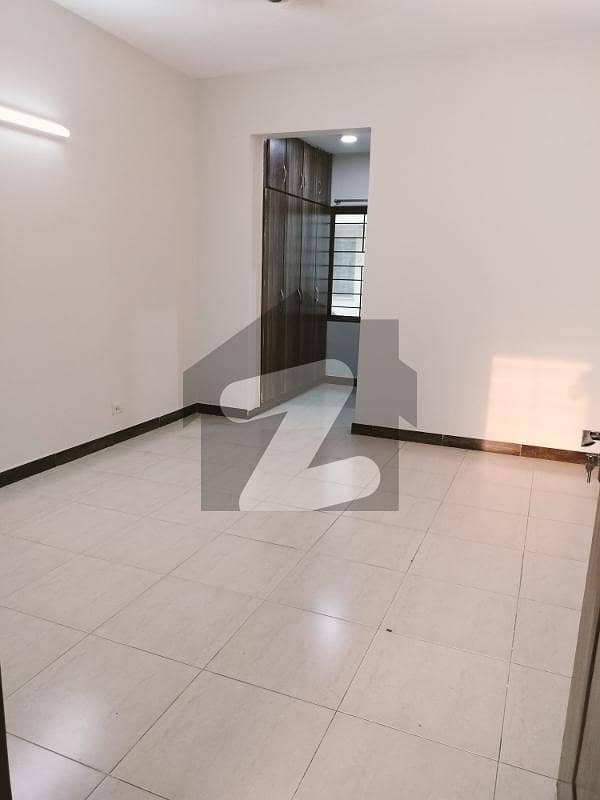 Askari 11 Secter B apartment number 45D For Sale
