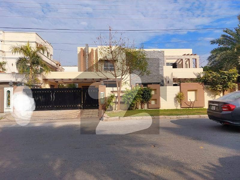 VALENCIA TOWN LAHORE 2-KANAL BUNGALOW For Sale