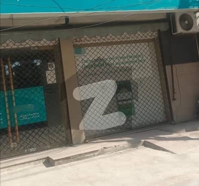 Spacious 5 Marla Building Available For Sale In Multan Road