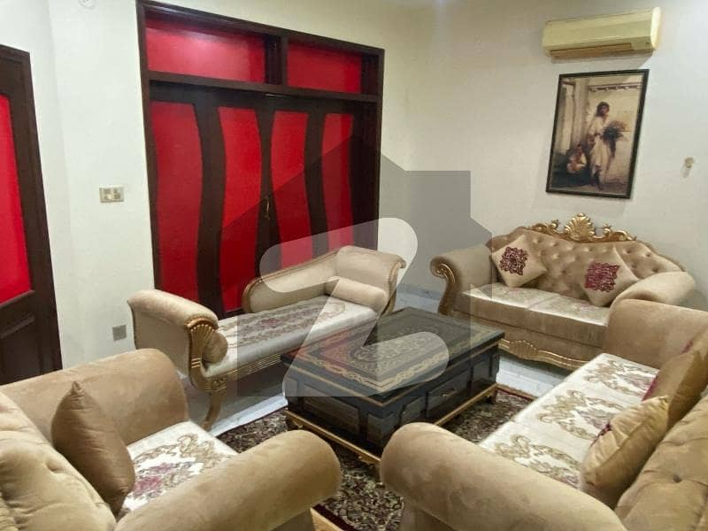 2 Kanal House available For Sale