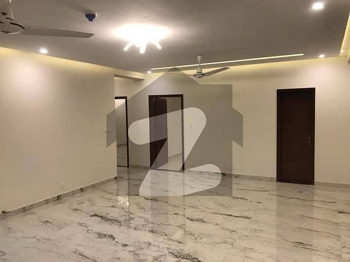 10 Marla 3 Bedroom Apartment Available For Rent