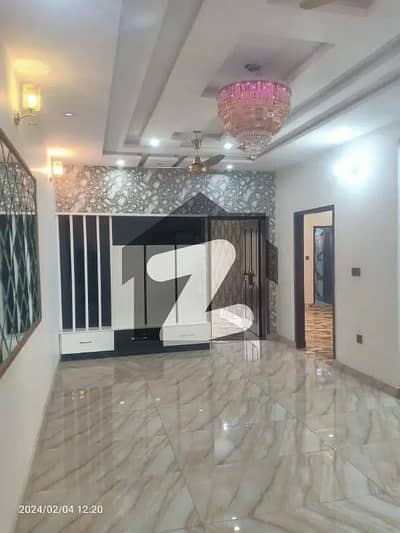 10 Marla Upper Portion For Rent In Park View City Lahore. . . . .