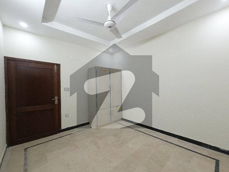 پشاور روڈ راولپنڈی میں 2 کمروں کا 2 مرلہ مکان 90.0 لاکھ میں برائے فروخت۔