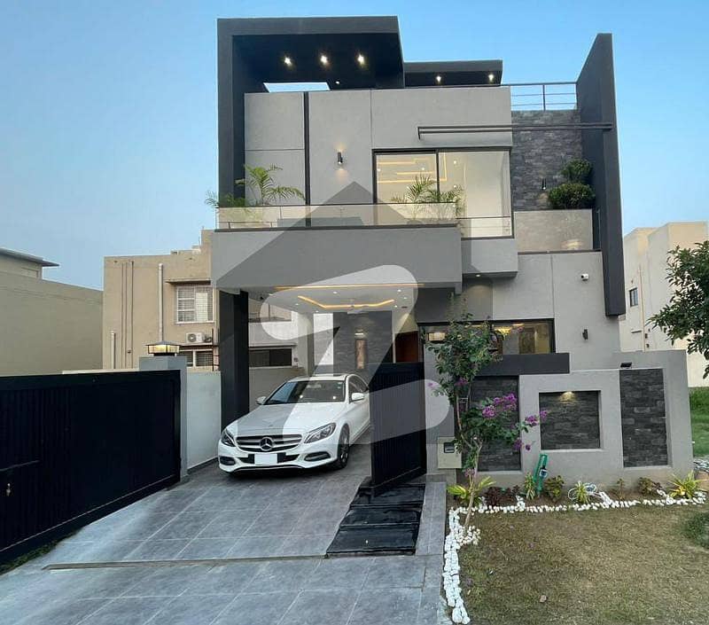ڈی ایچ اے 9 ٹاؤن ڈیفنس (ڈی ایچ اے),لاہور میں 3 کمروں کا 5 مرلہ مکان 2.69 کروڑ میں برائے فروخت۔
