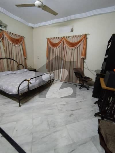 ڈی ایچ اے فیز 4 ڈی ایچ اے ڈیفینس,کراچی میں 5 کمروں کا 12 مرلہ مکان 7.9 کروڑ میں برائے فروخت۔