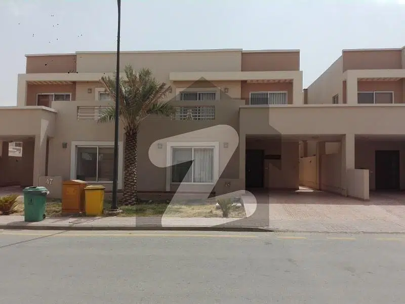 3Bed DDL 200sq Yd Villa FOR SALE. All Amenities Nearby Including MOSQUE, General Store Parks