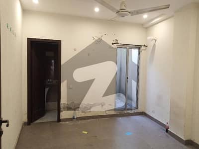بیدیاں روڈ لاہور میں 1 کمرے کا 2 مرلہ کمرہ 18.0 ہزار میں کرایہ پر دستیاب ہے۔