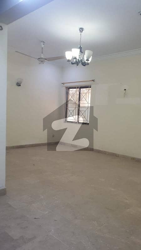 ڈی ایچ اے فیز 2 ایکسٹینشن ڈی ایچ اے ڈیفینس,کراچی میں 3 کمروں کا 5 مرلہ مکان 3.5 کروڑ میں برائے فروخت۔