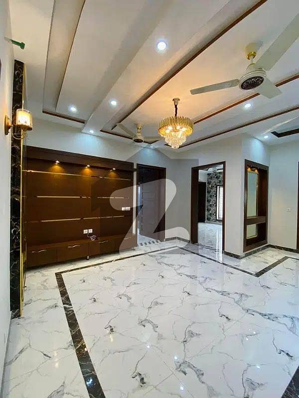 10 Marla Beautifully Designed House For Rent In Park View City Lahore