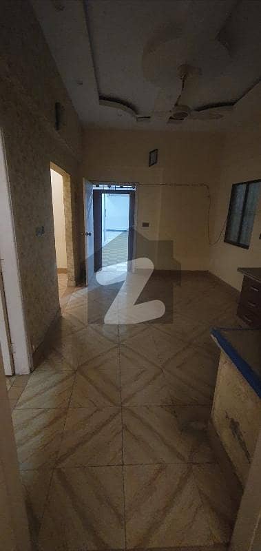 ناظم آباد 4 - بلاک سی ناظم آباد 4,ناظم آباد,کراچی میں 2 کمروں کا 4 مرلہ فلیٹ 34.0 ہزار میں کرایہ پر دستیاب ہے۔