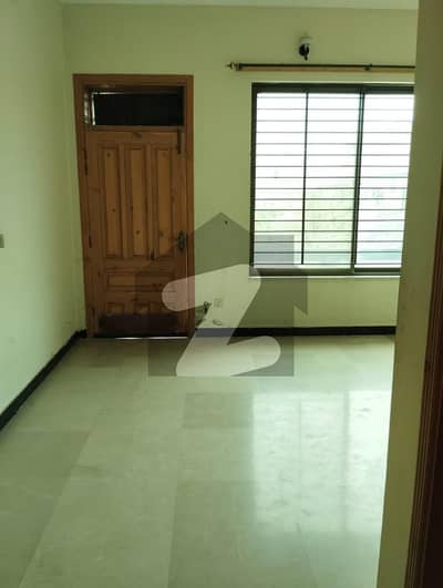 1 Kanal Upper Portion Ideally Situated In F-15/1
