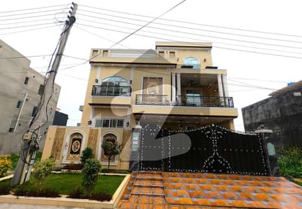 10 Marla Brand New House Is Available For Sale In Izmir Town Lahore
