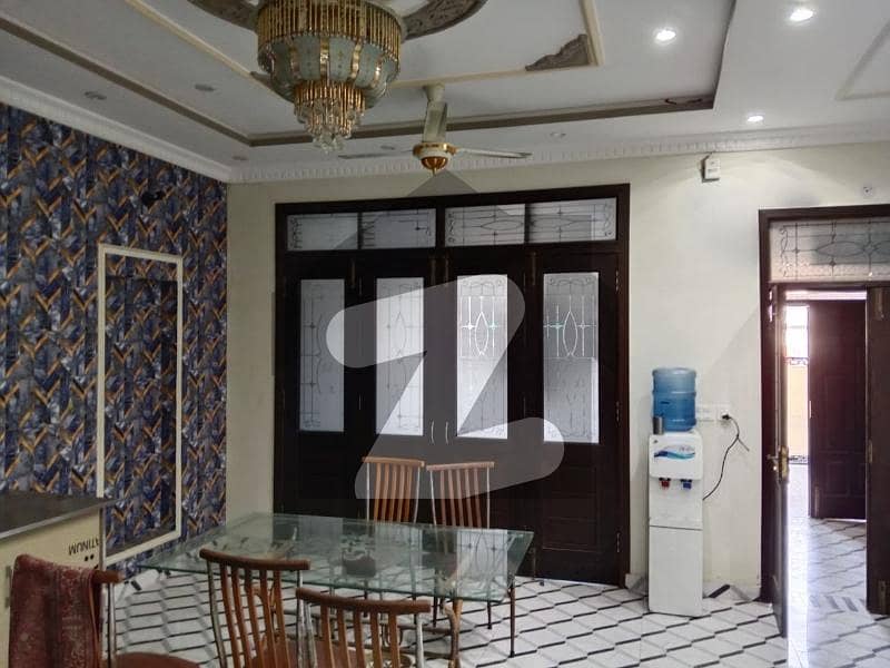 سینٹرل پارک ہاؤسنگ سکیم لاہور میں 5 کمروں کا 10 مرلہ مکان 95.0 ہزار میں کرایہ پر دستیاب ہے۔