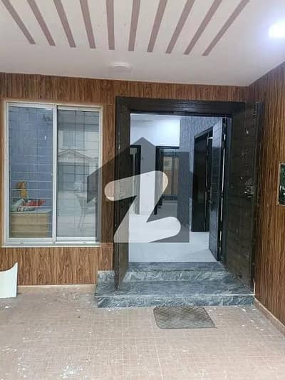 بحریہ ہومز بحریہ ٹاؤن سیکٹر ای,بحریہ ٹاؤن,لاہور میں 3 کمروں کا 6 مرلہ مکان 2.45 کروڑ میں برائے فروخت۔